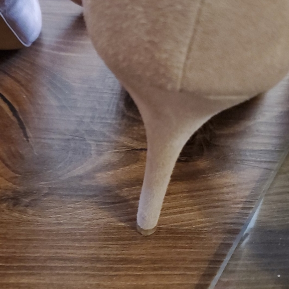 BEAUTIFUL PINK SUEDE Vince Camuto "Nalani" 9.5 - Picture 6 of 10